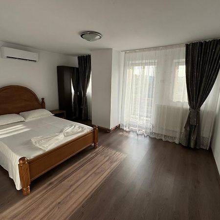 Cazare Vila Maria Apartment คูร์ตา เด อาร์เจช ภายนอก รูปภาพ